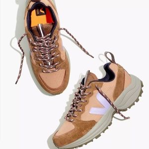 Veja Sneakers Venturi Size 7/38 Desert/Lavender